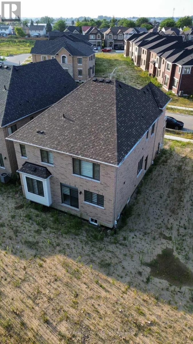 72 PAPERBIRCH DRIVE