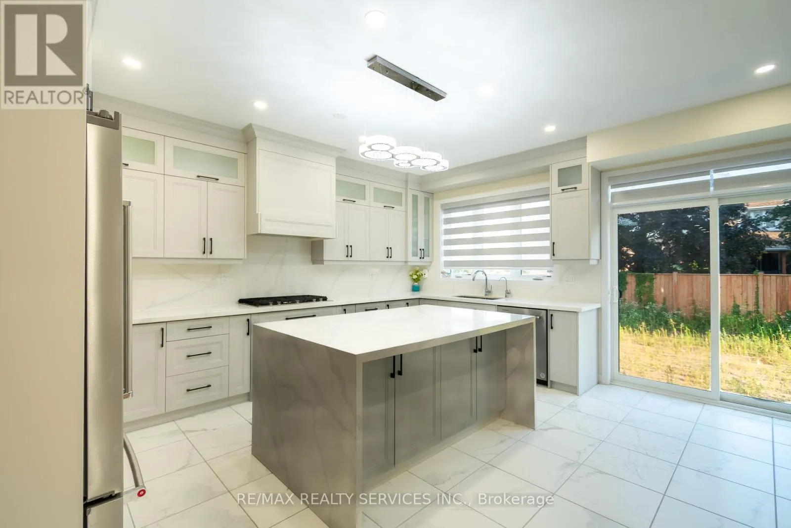 72 PAPERBIRCH DRIVE