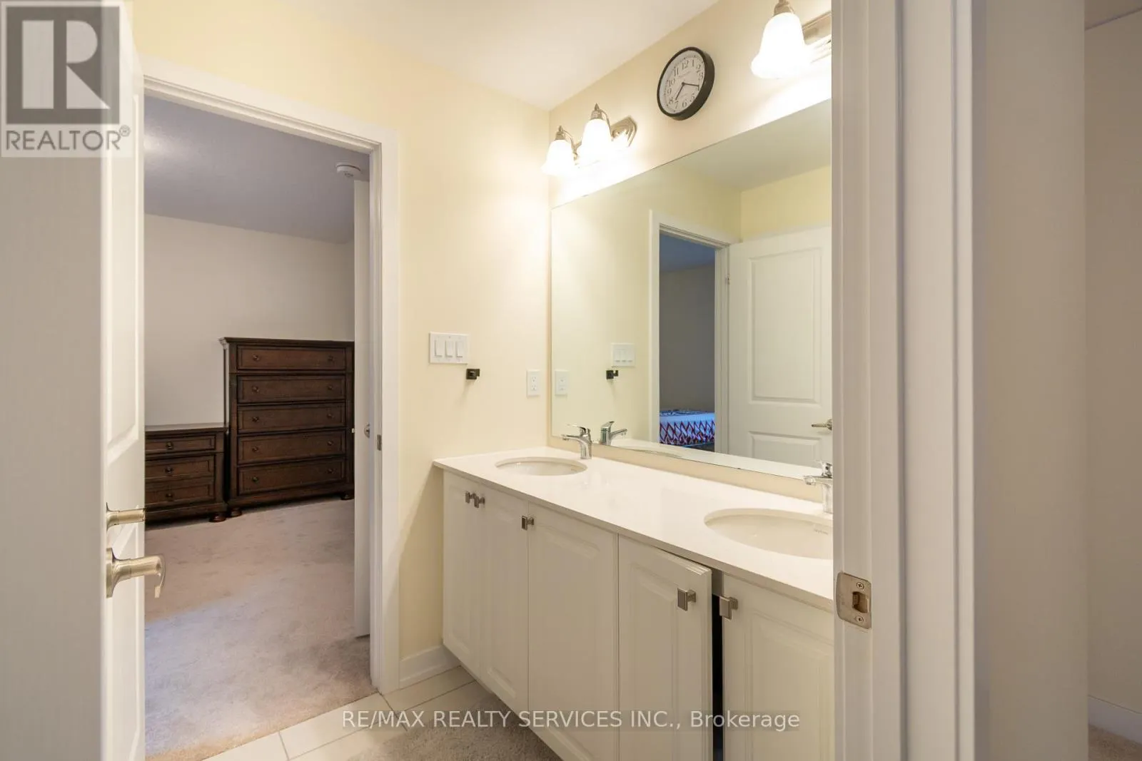 72 PAPERBIRCH DRIVE