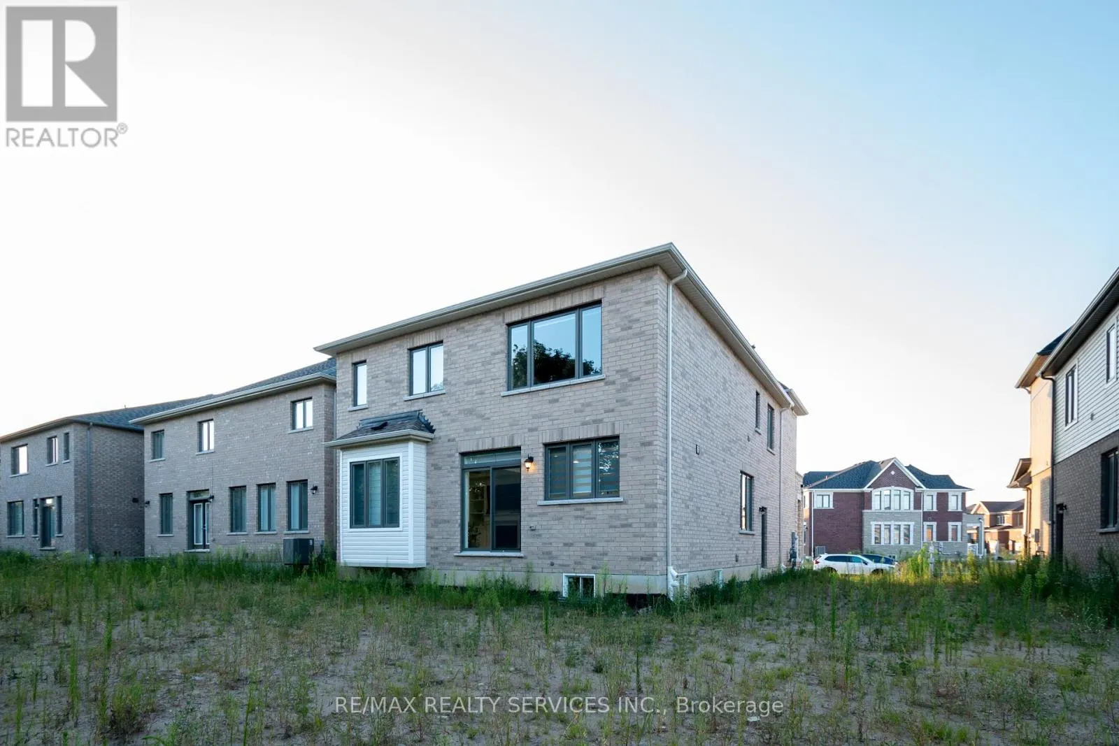72 PAPERBIRCH DRIVE