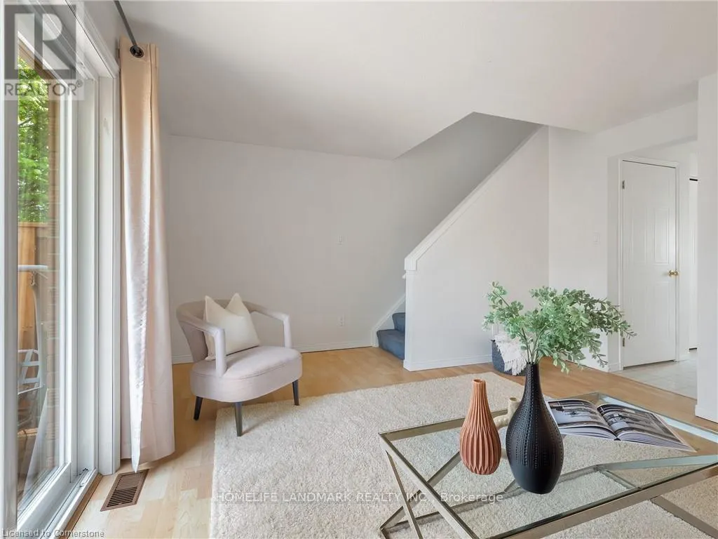 #28 - 465 WOOLWICH STREET