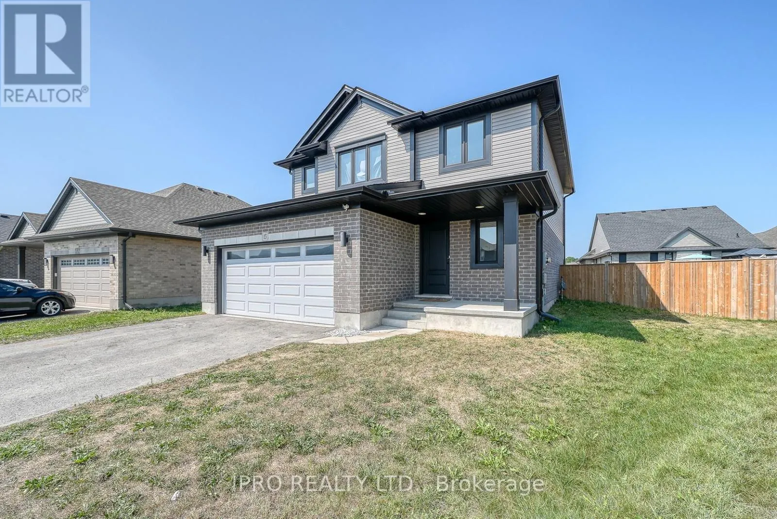 15 CURREN CRESCENT