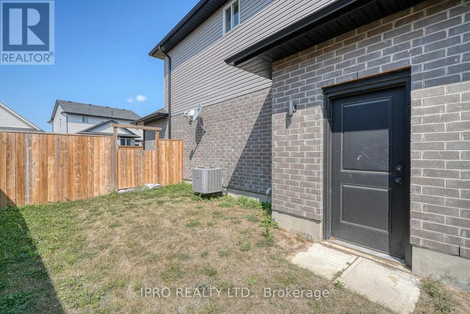 15 CURREN CRESCENT