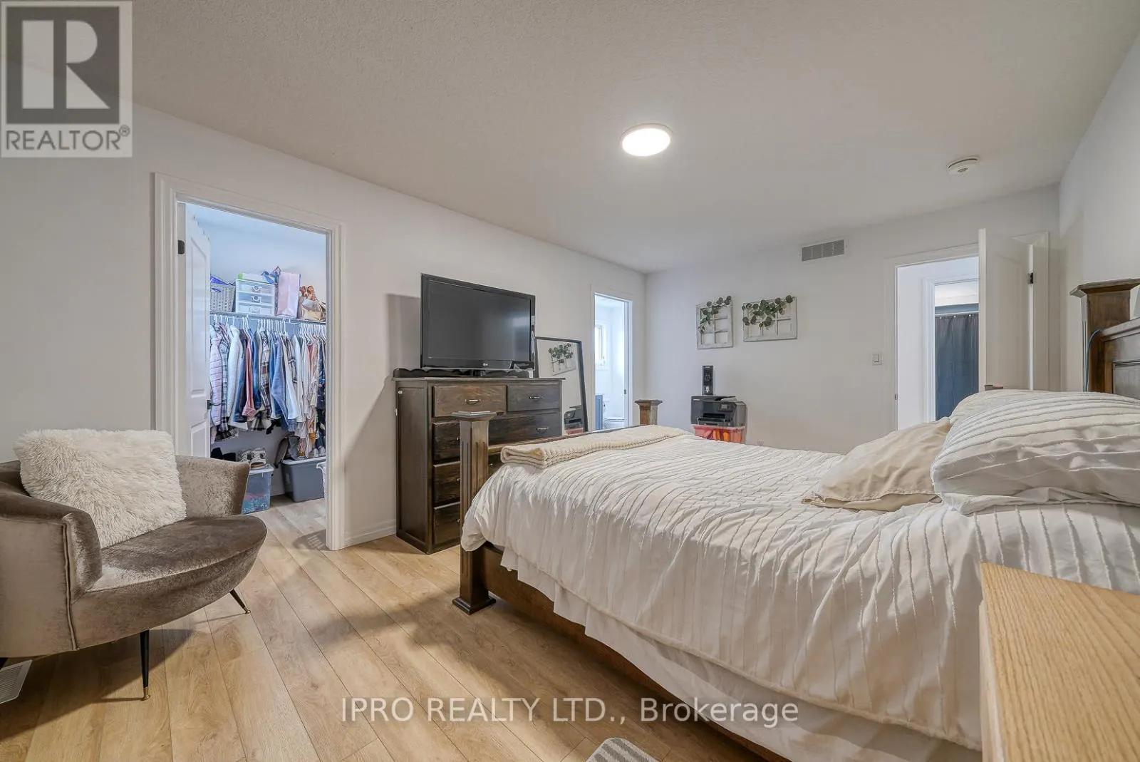 15 CURREN CRESCENT