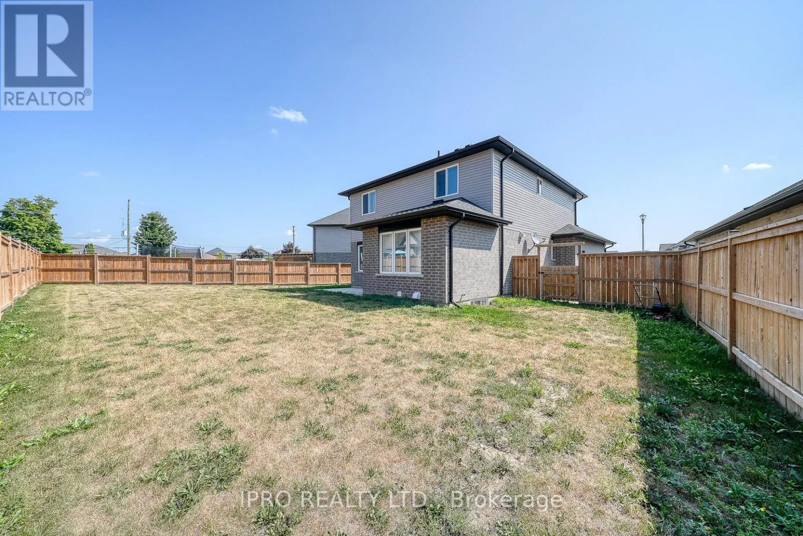 15 CURREN CRESCENT
