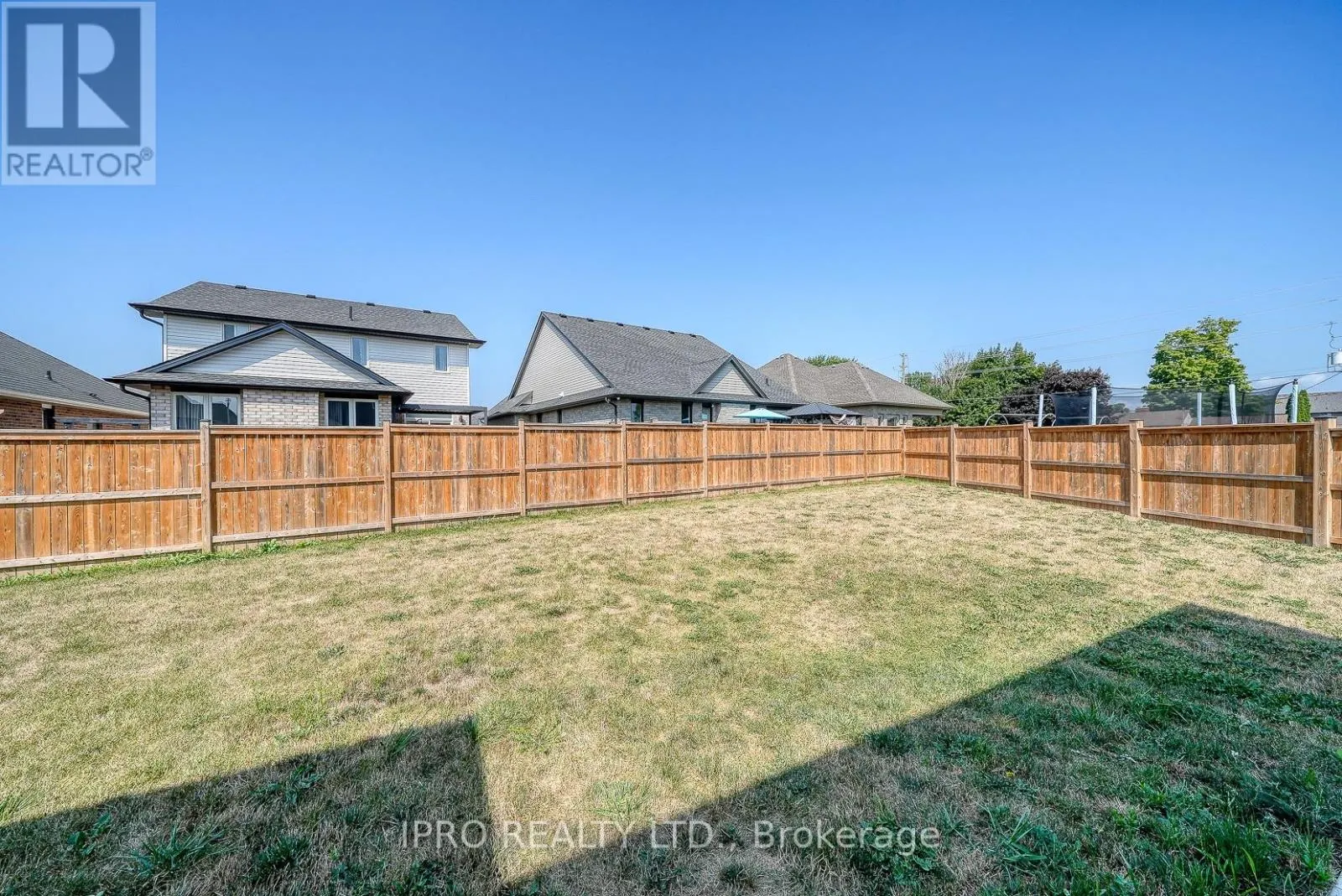 15 CURREN CRESCENT