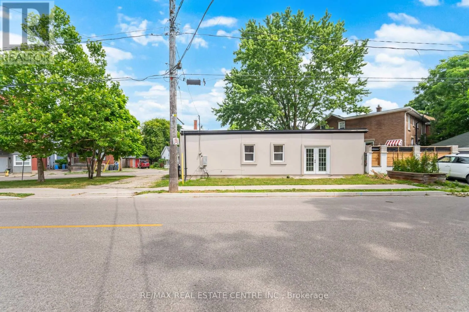 1 ONTARIO STREET