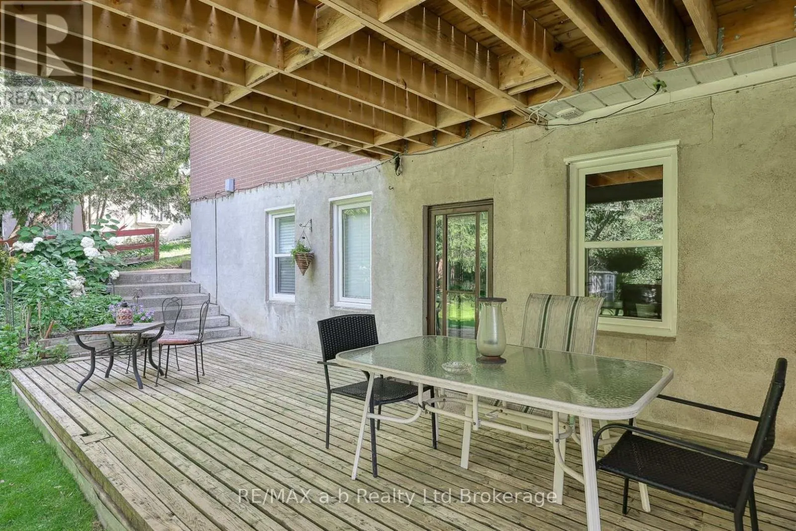 543 HIGHLAND DRIVE
