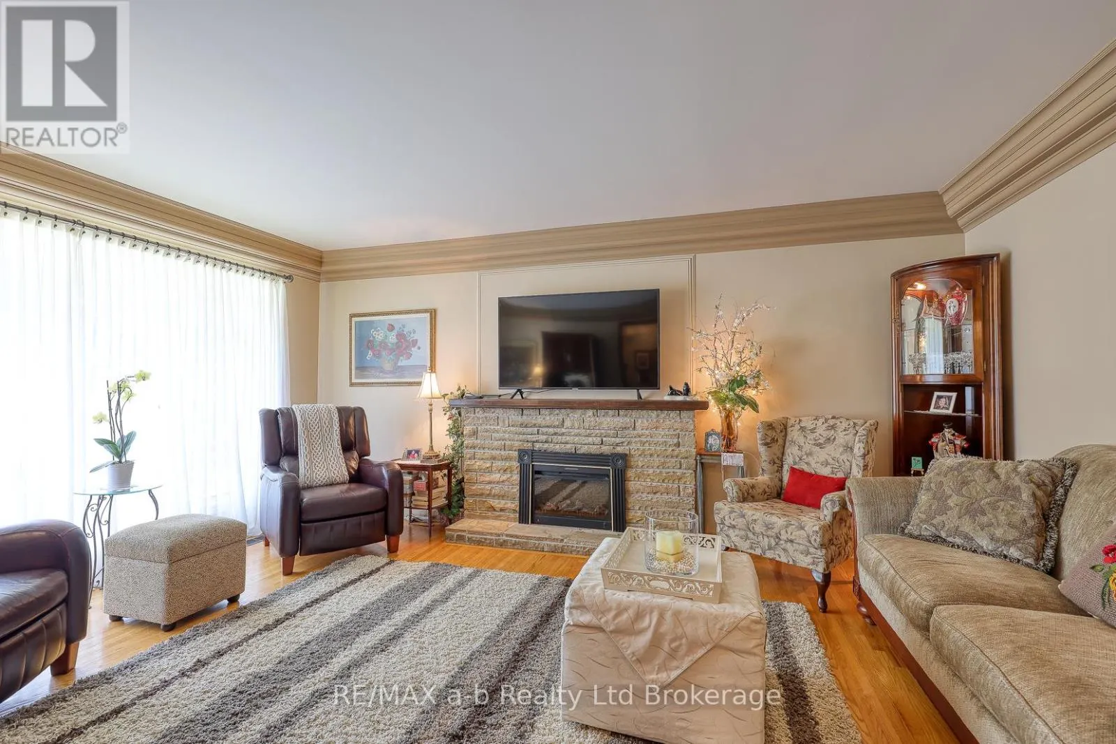 543 HIGHLAND DRIVE