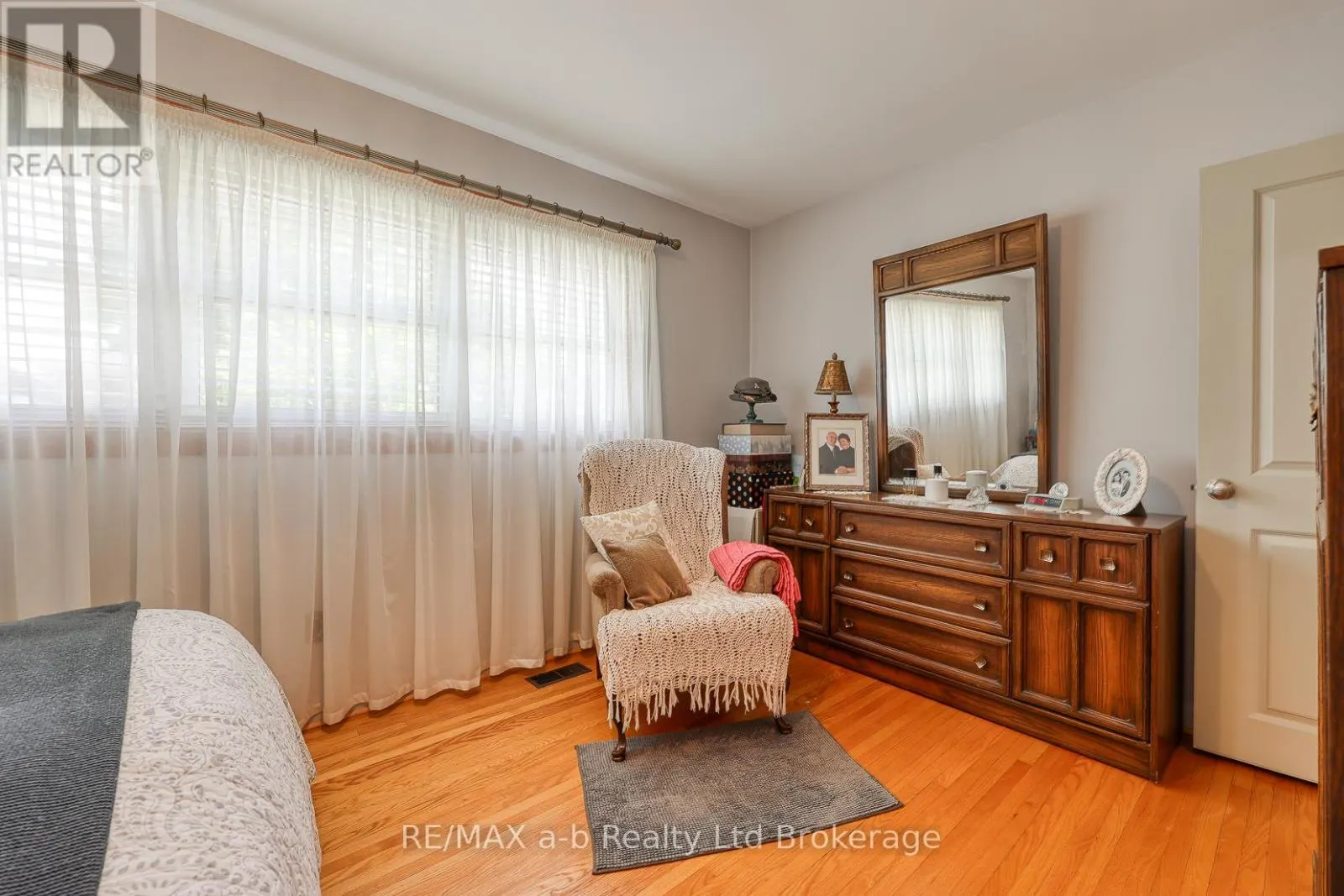 543 HIGHLAND DRIVE