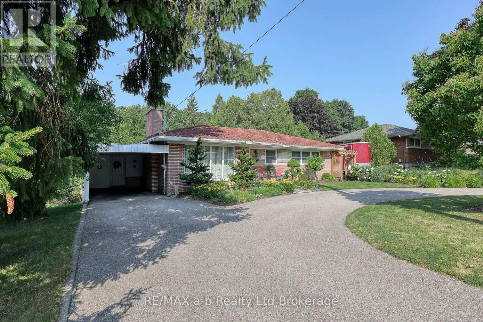 543 HIGHLAND DRIVE