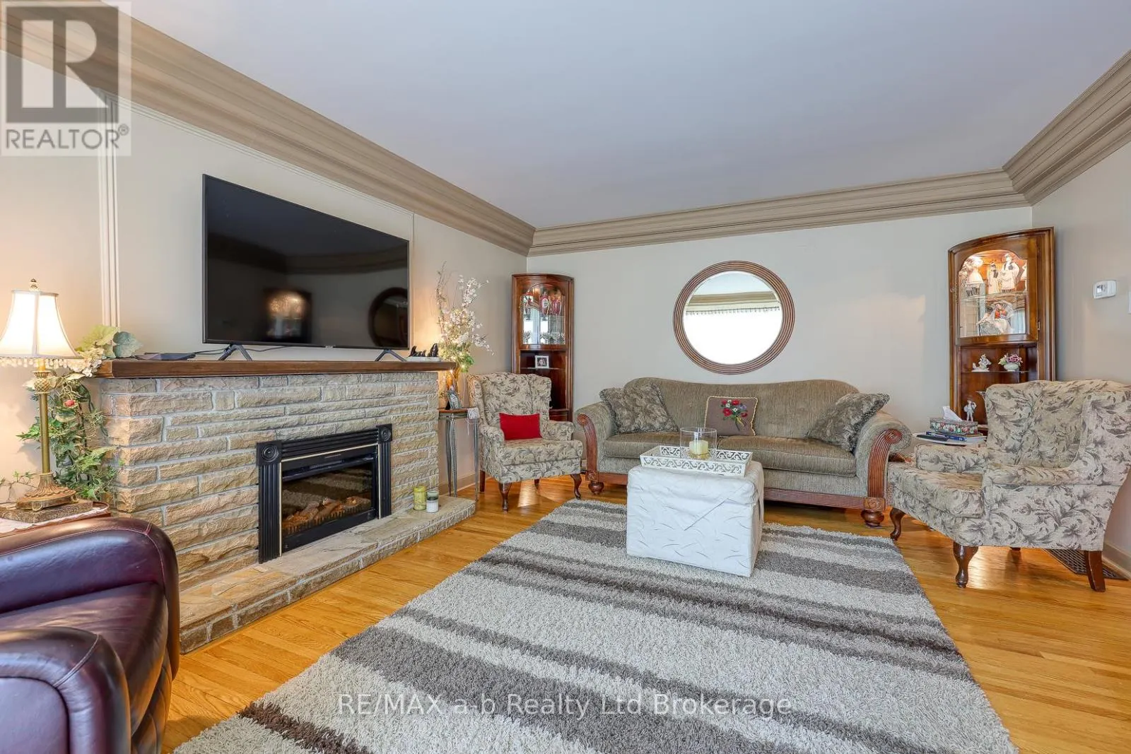 543 HIGHLAND DRIVE