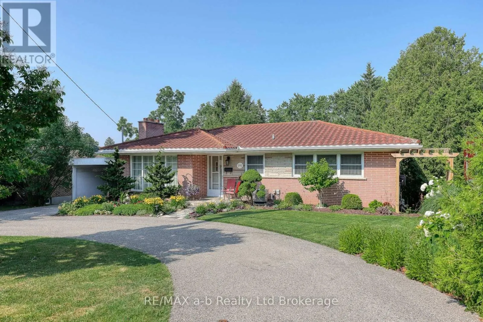 543 HIGHLAND DRIVE
