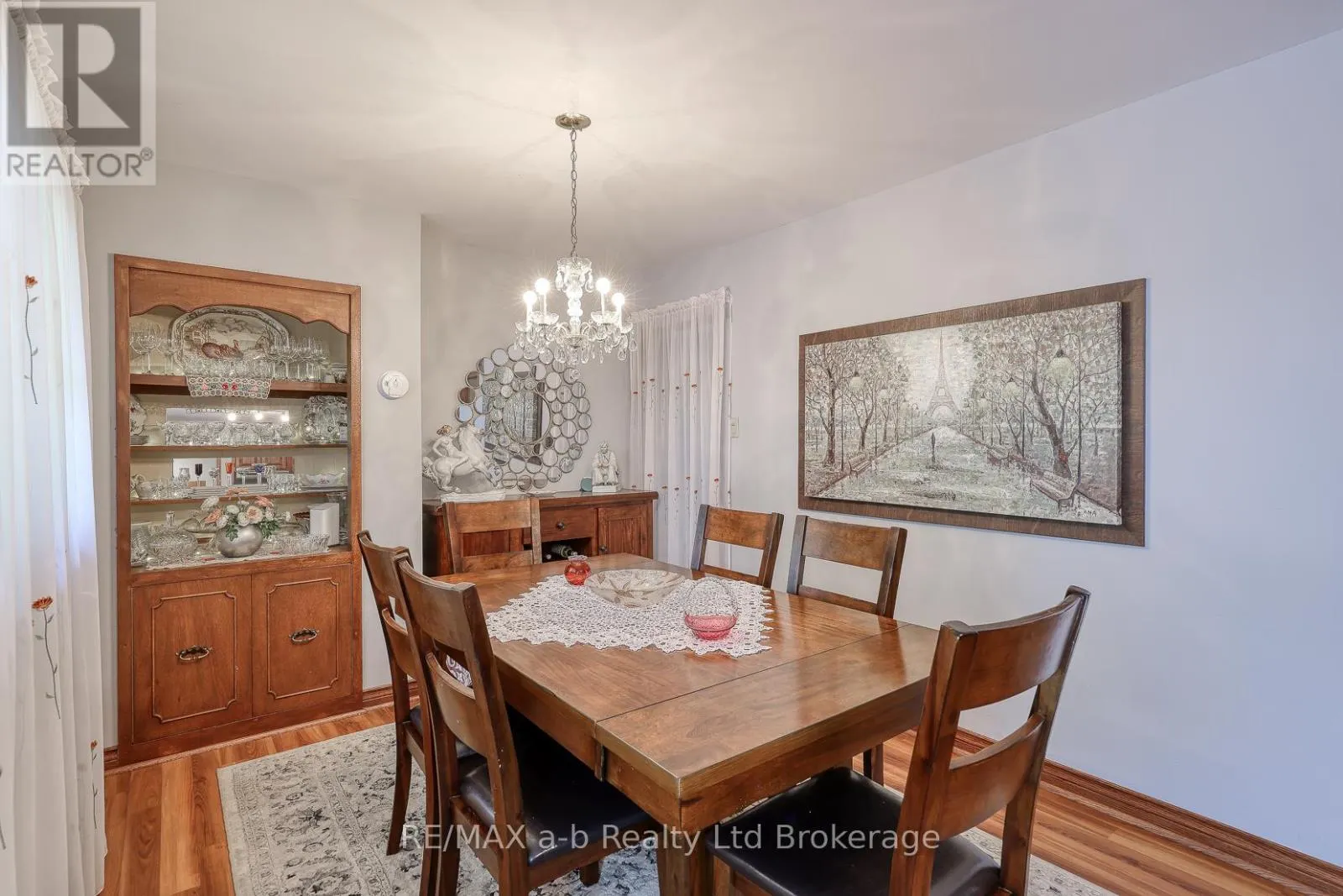 543 HIGHLAND DRIVE