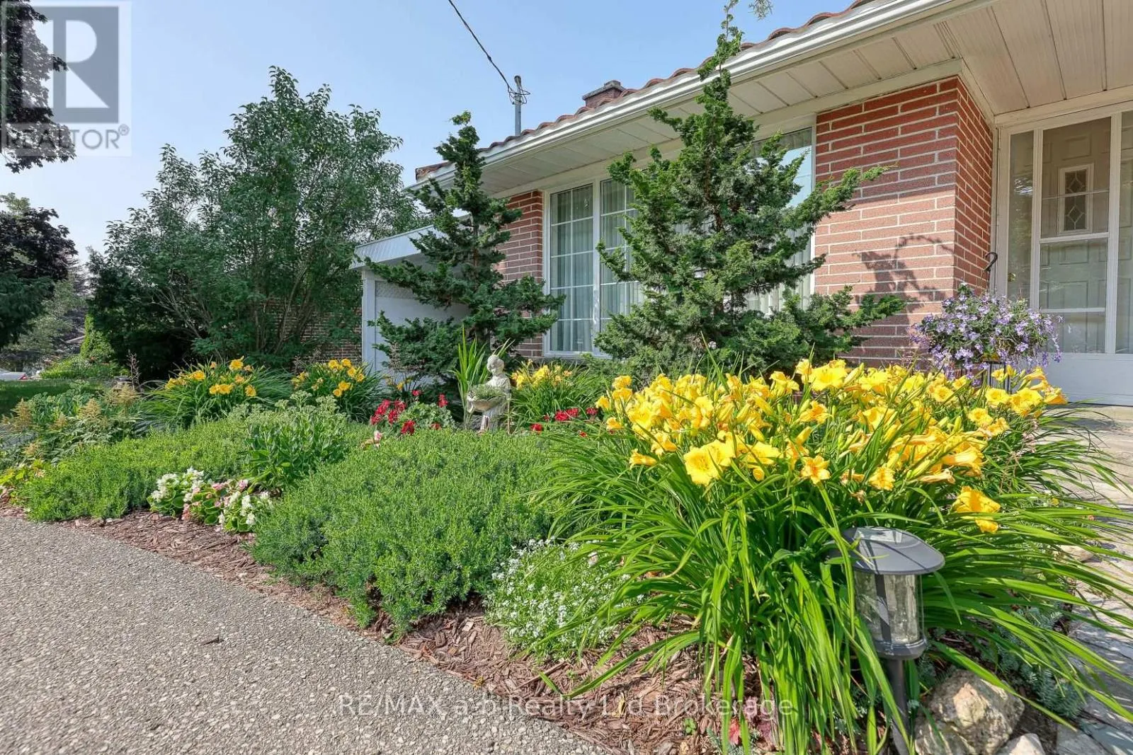 543 HIGHLAND DRIVE