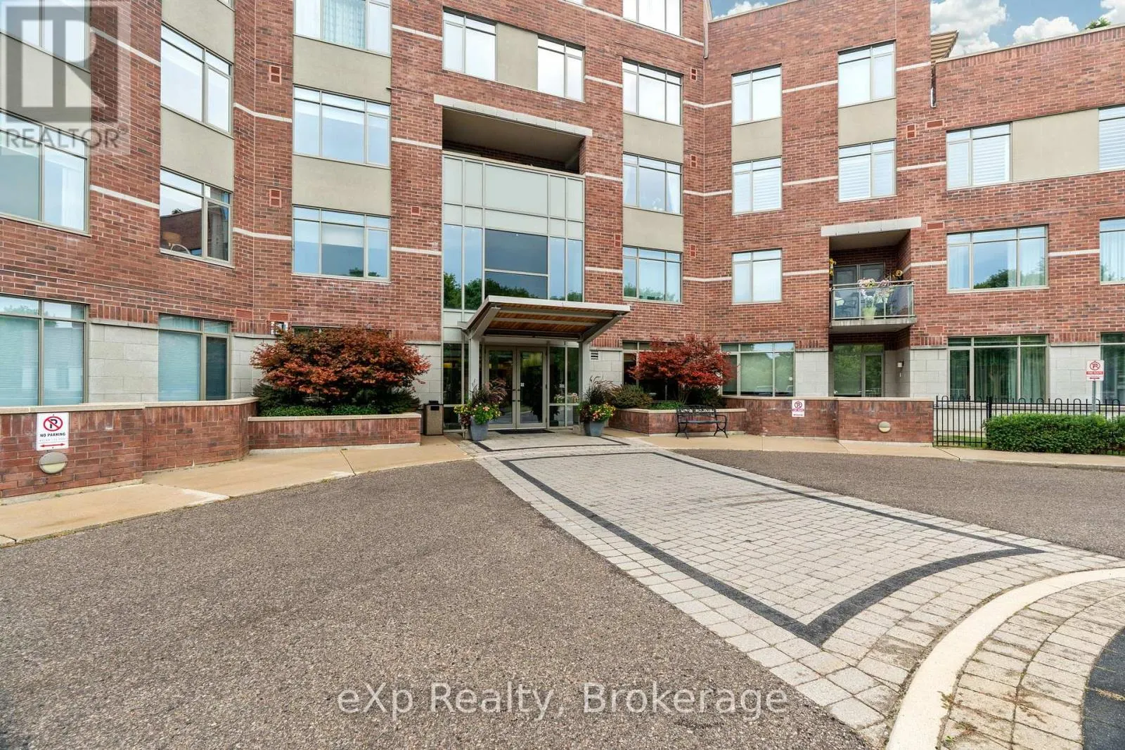113 - 400 ROMEO STREET N, #113