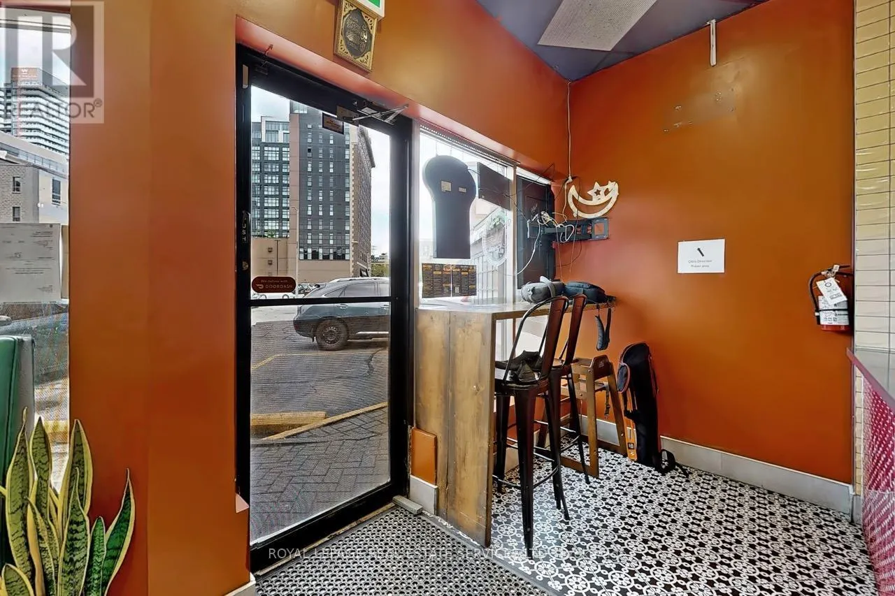 5 - 96 MAIN STREET E