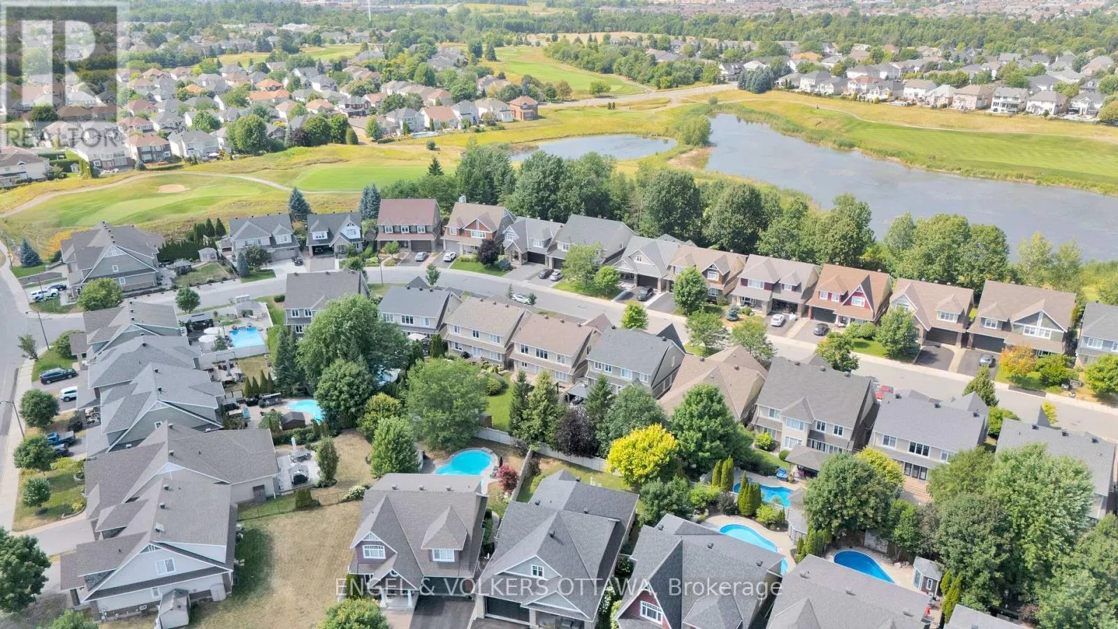 12 OAKBRIAR CRESCENT