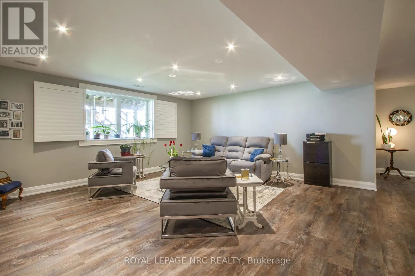 62 - 3232 MONTROSE ROAD, #62