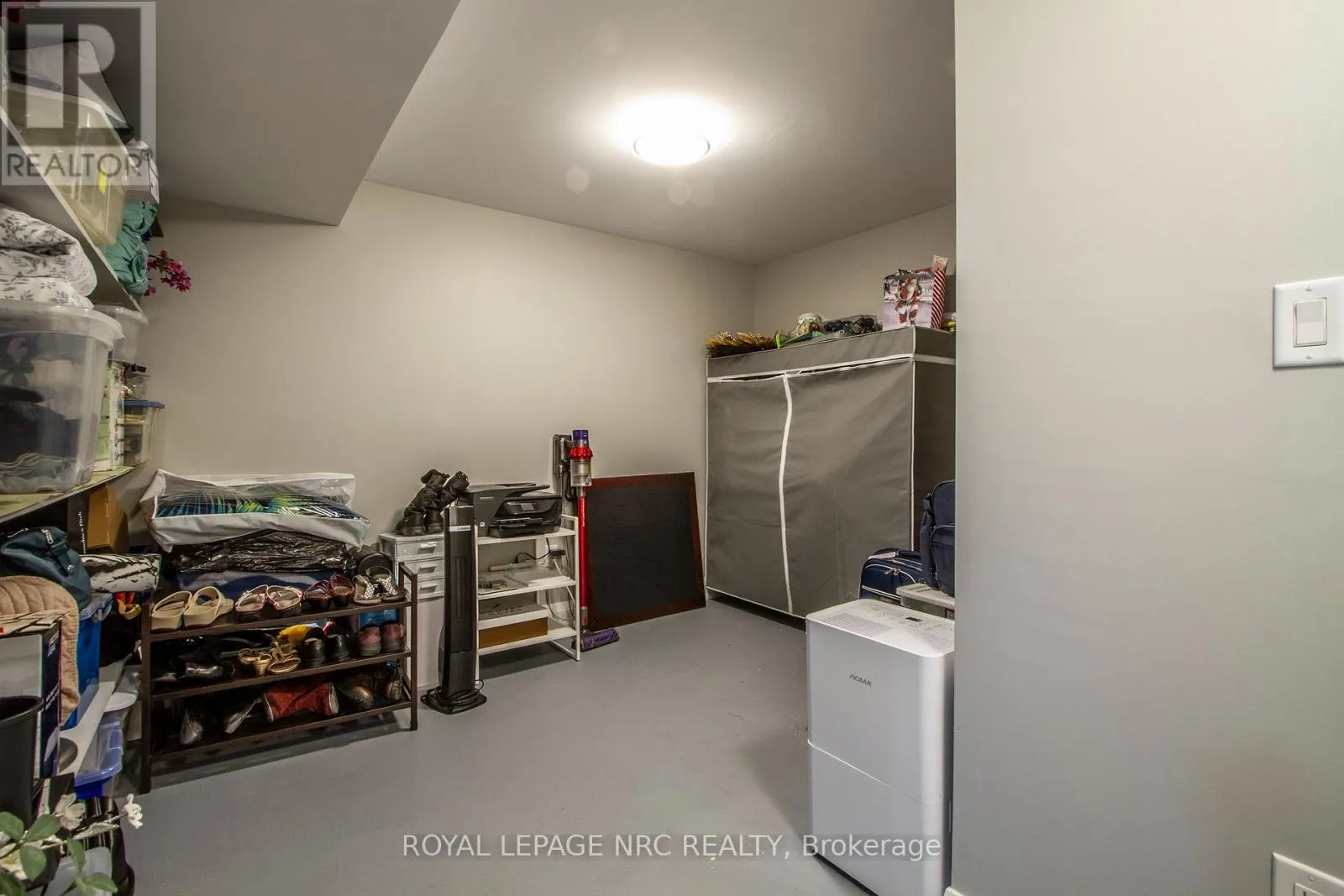 62 - 3232 MONTROSE ROAD, #62