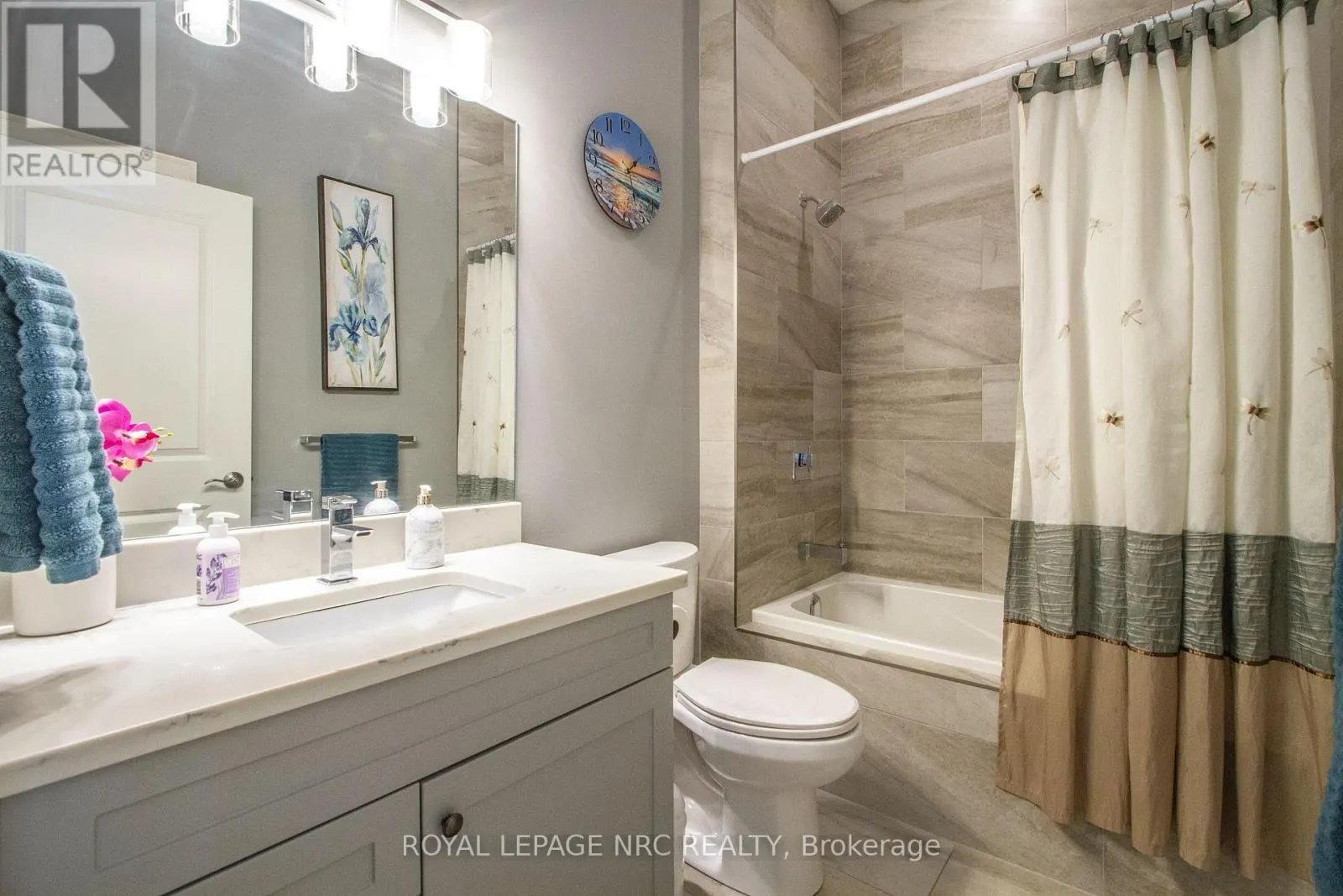 62 - 3232 MONTROSE ROAD, #62