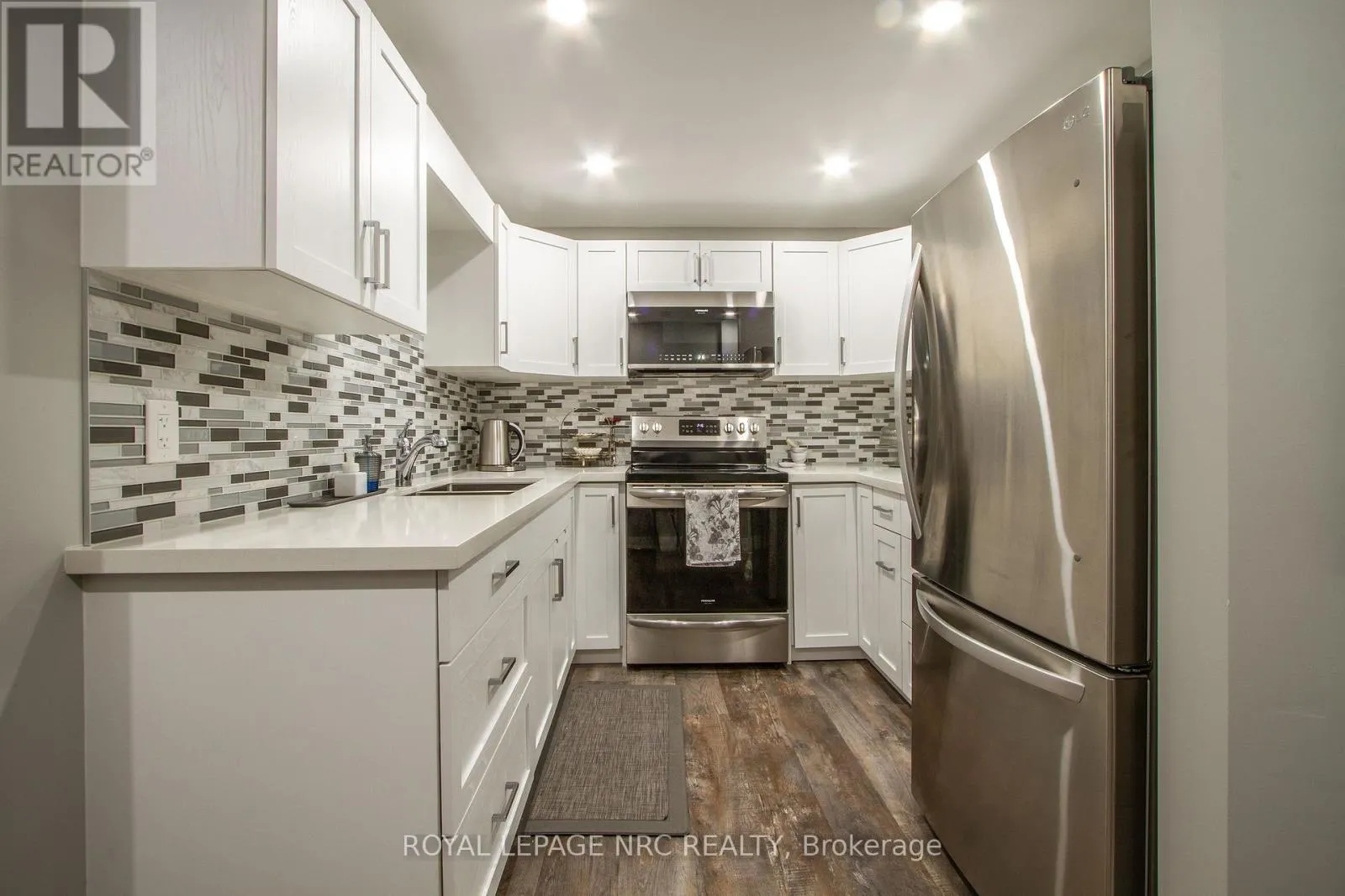 62 - 3232 MONTROSE ROAD, #62