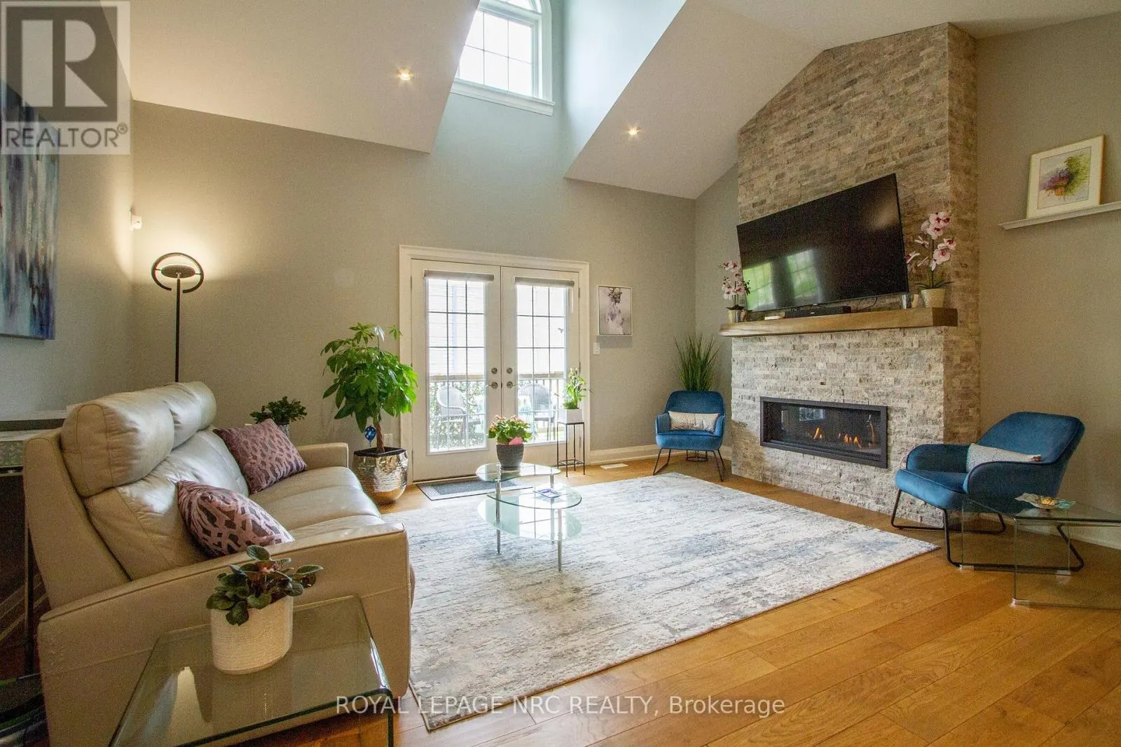 62 - 3232 MONTROSE ROAD, #62