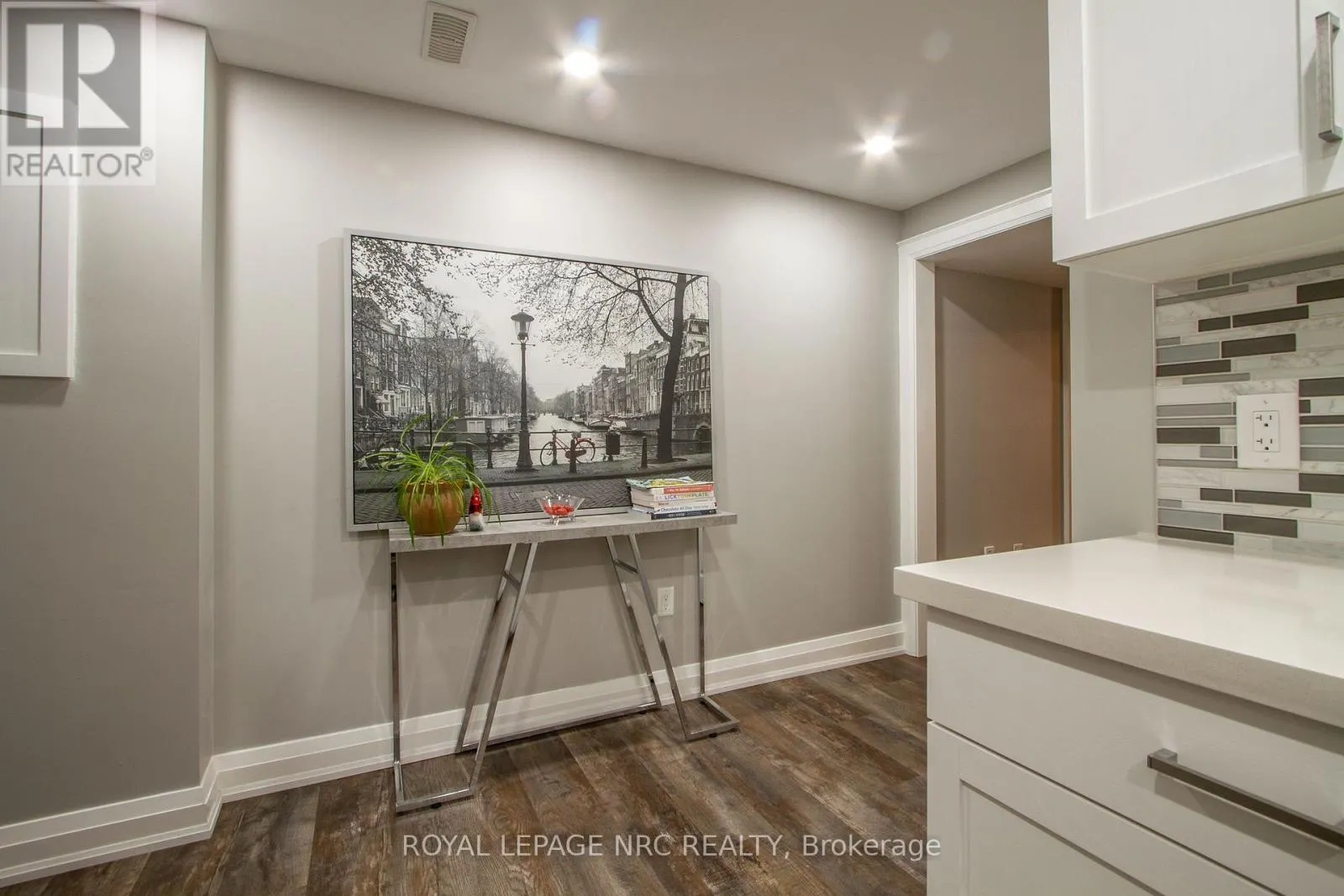 62 - 3232 MONTROSE ROAD, #62