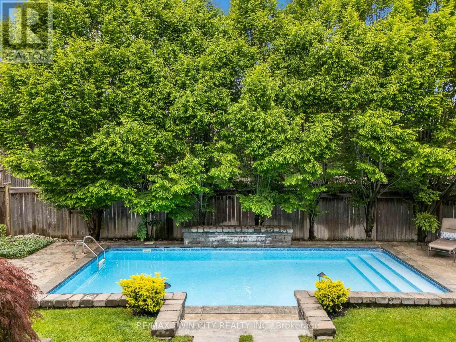 303 TERRACE WOOD CRESCENT