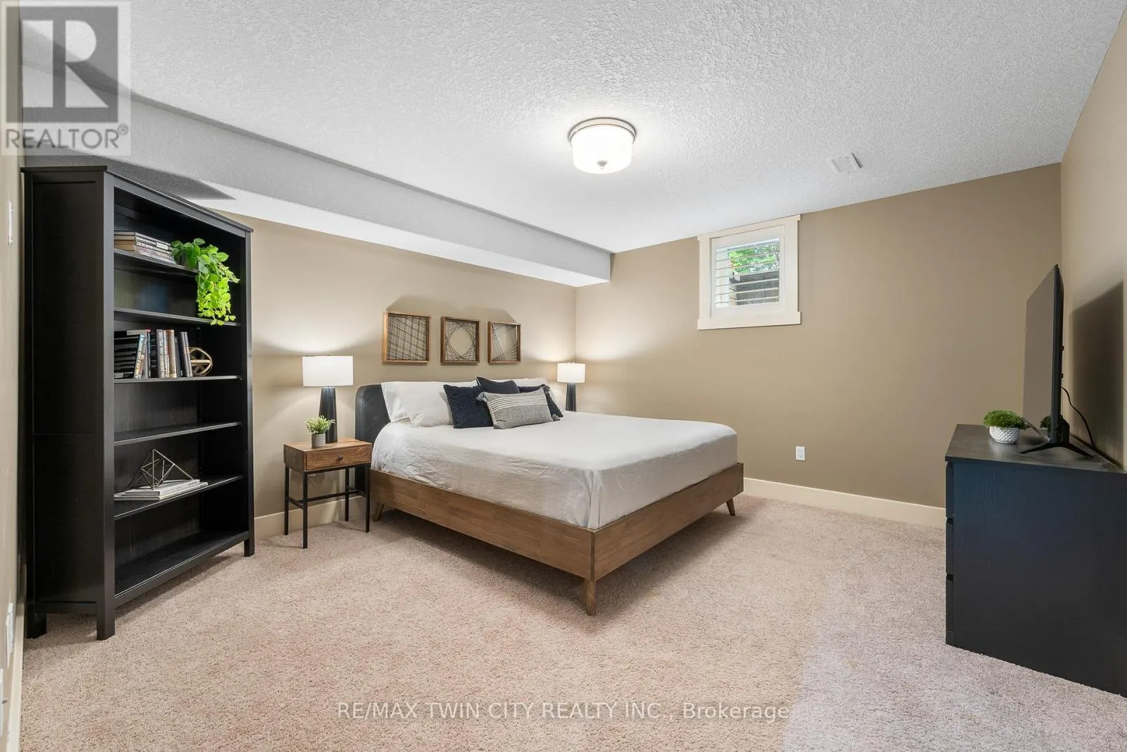 303 TERRACE WOOD CRESCENT