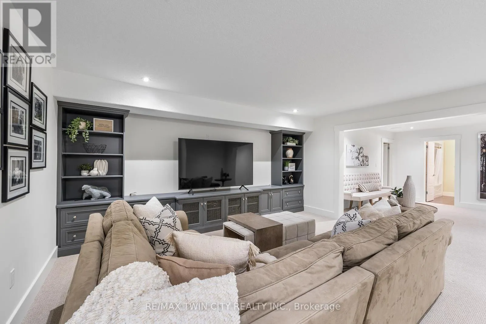303 TERRACE WOOD CRESCENT