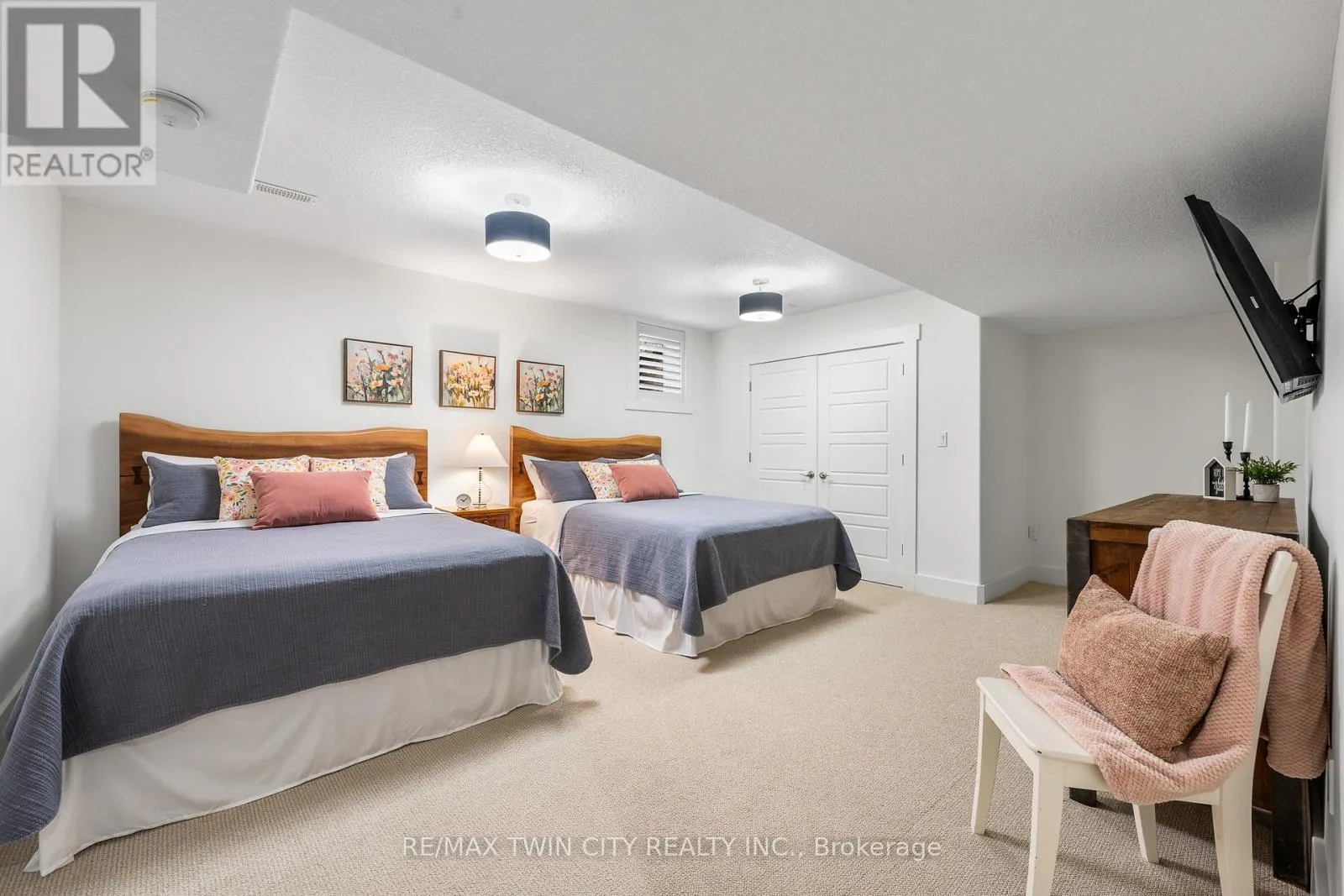 303 TERRACE WOOD CRESCENT