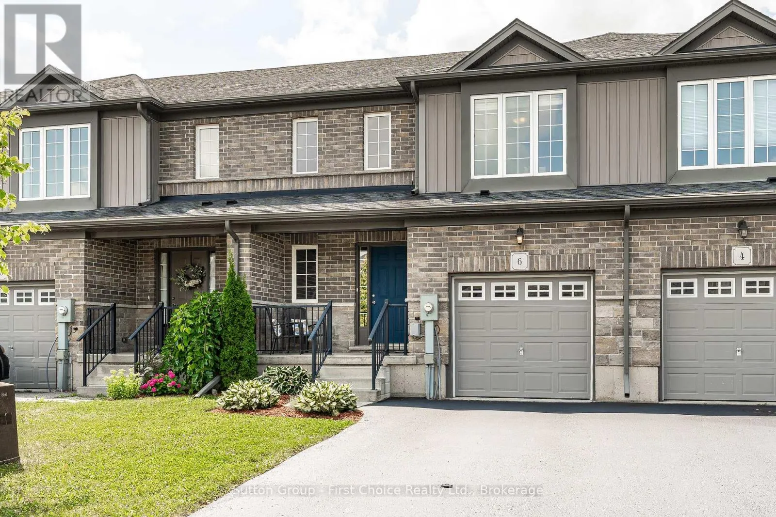 6 ROBERTSON DRIVE