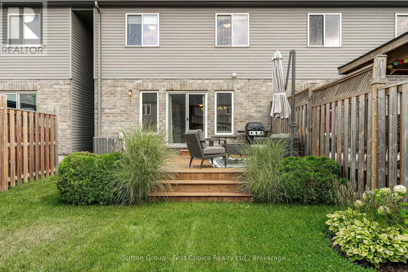 6 ROBERTSON DRIVE