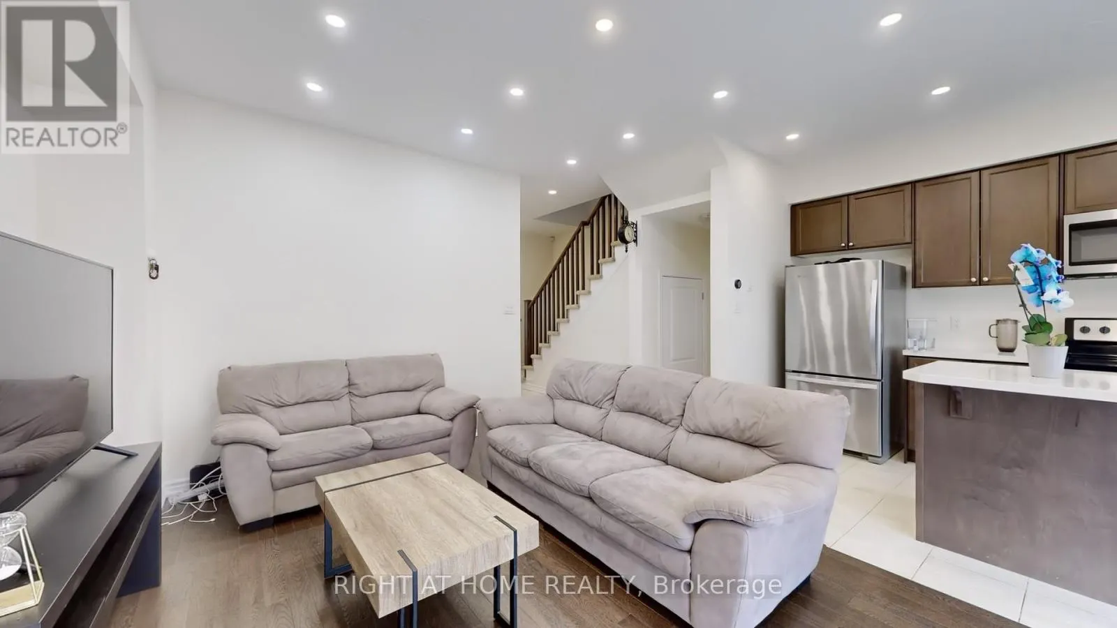 124 MOSAIC DRIVE