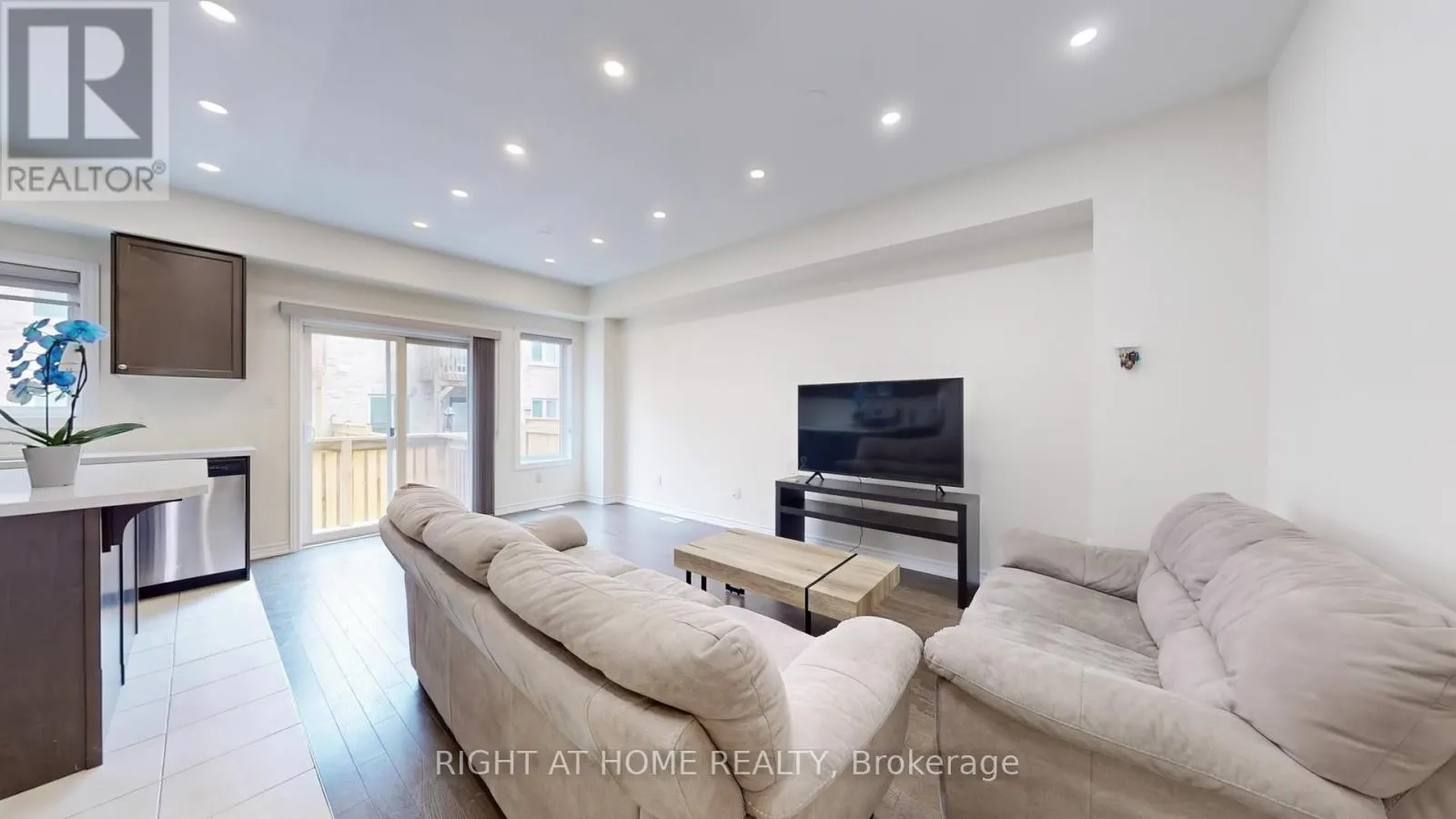 124 MOSAIC DRIVE