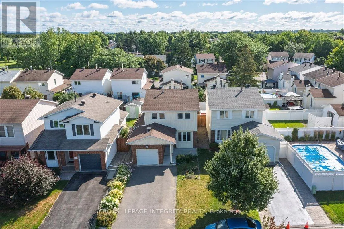 1097 MOSELLE CRESCENT
