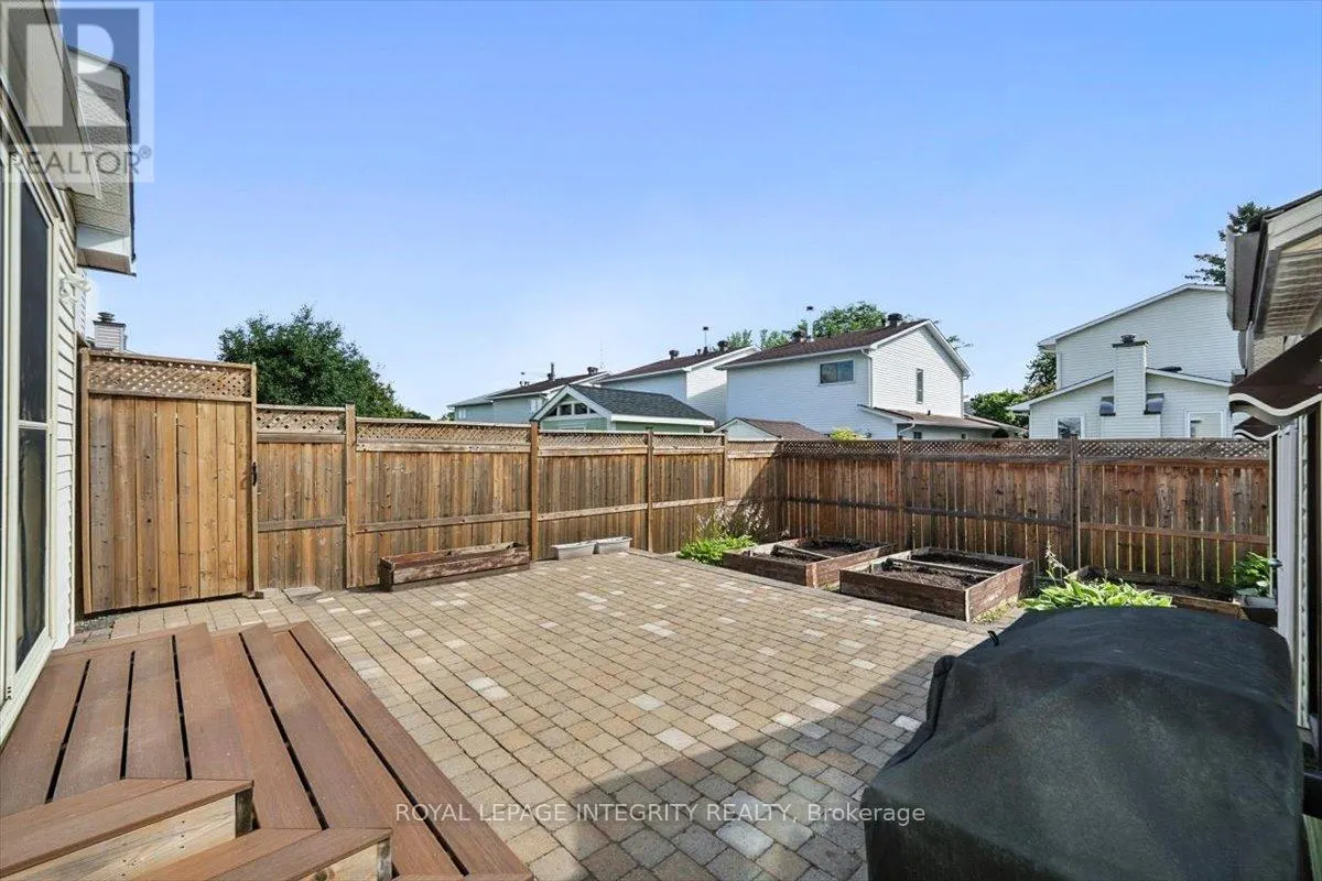 1097 MOSELLE CRESCENT