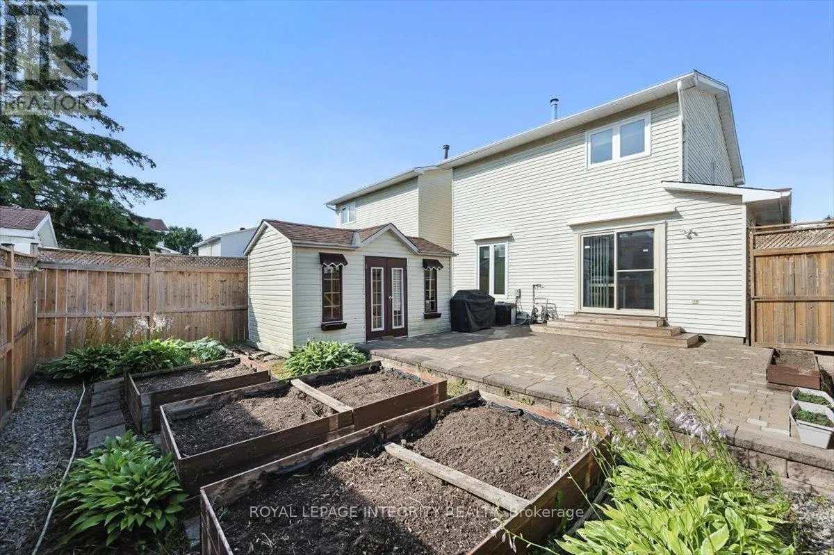 1097 MOSELLE CRESCENT
