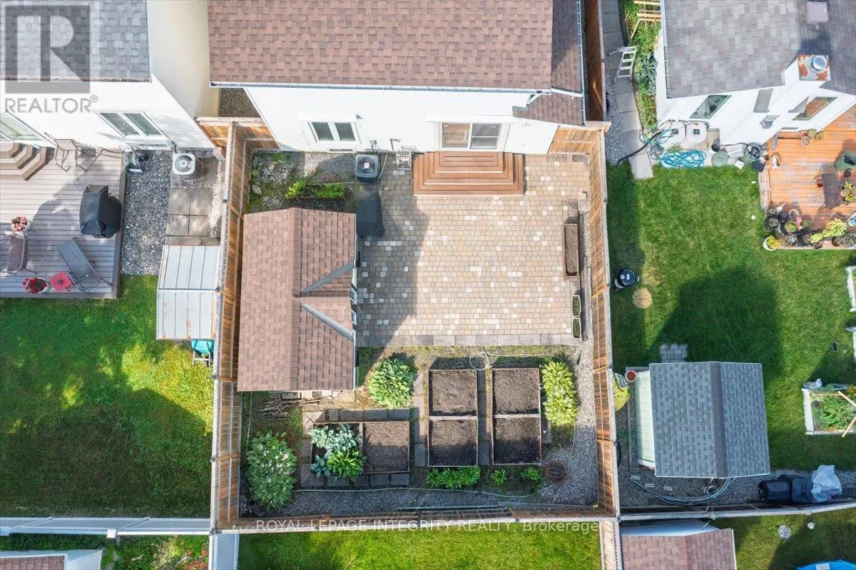 1097 MOSELLE CRESCENT