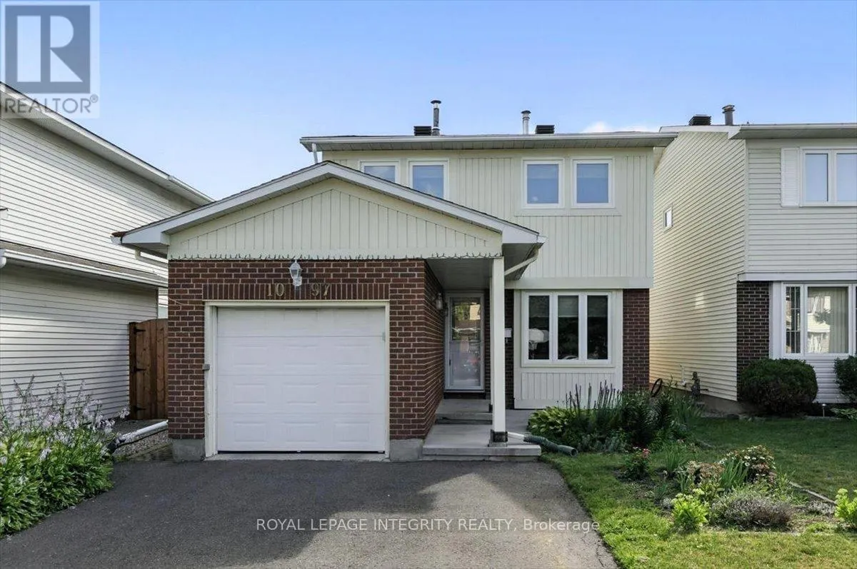 1097 MOSELLE CRESCENT