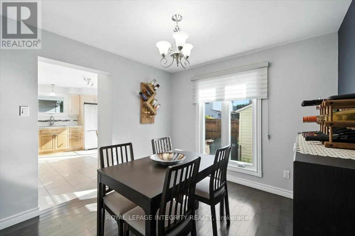 1097 MOSELLE CRESCENT