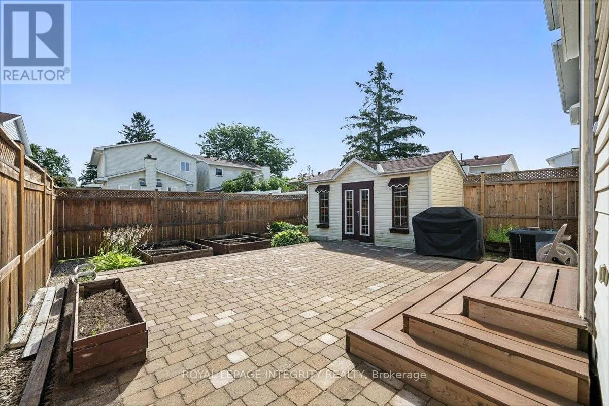 1097 MOSELLE CRESCENT