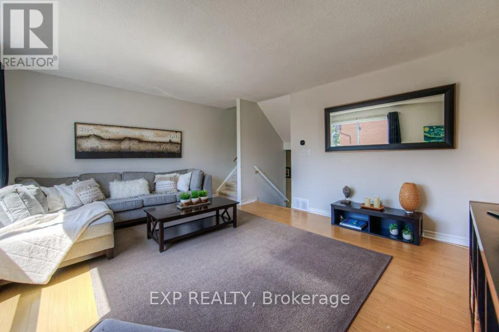 B4 - 500 STONE CHURCH ROAD W, #B4