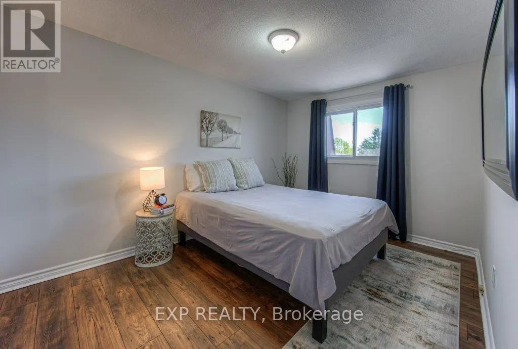 B4 - 500 STONE CHURCH ROAD W, #B4