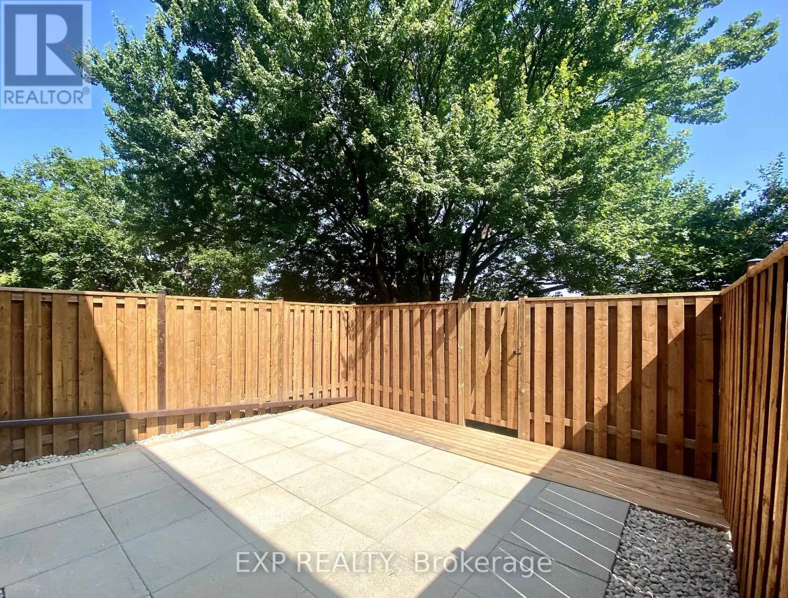 B4 - 500 STONE CHURCH ROAD W, #B4