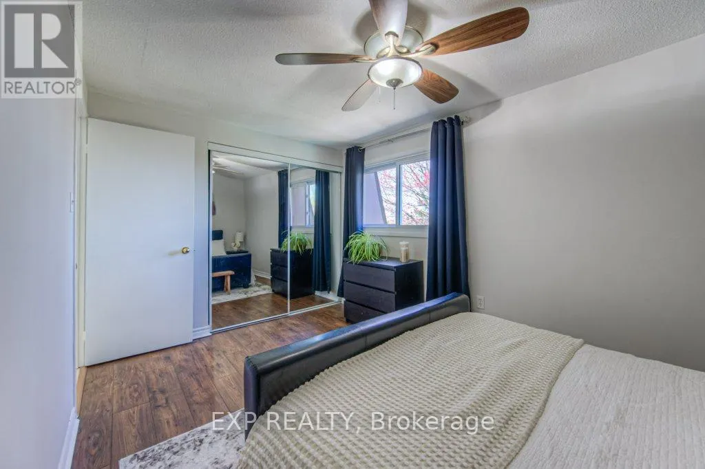 B4 - 500 STONE CHURCH ROAD W, #B4
