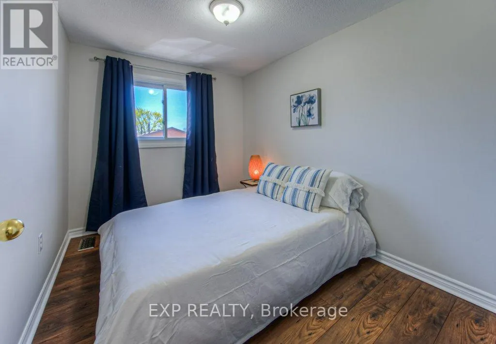 B4 - 500 STONE CHURCH ROAD W, #B4