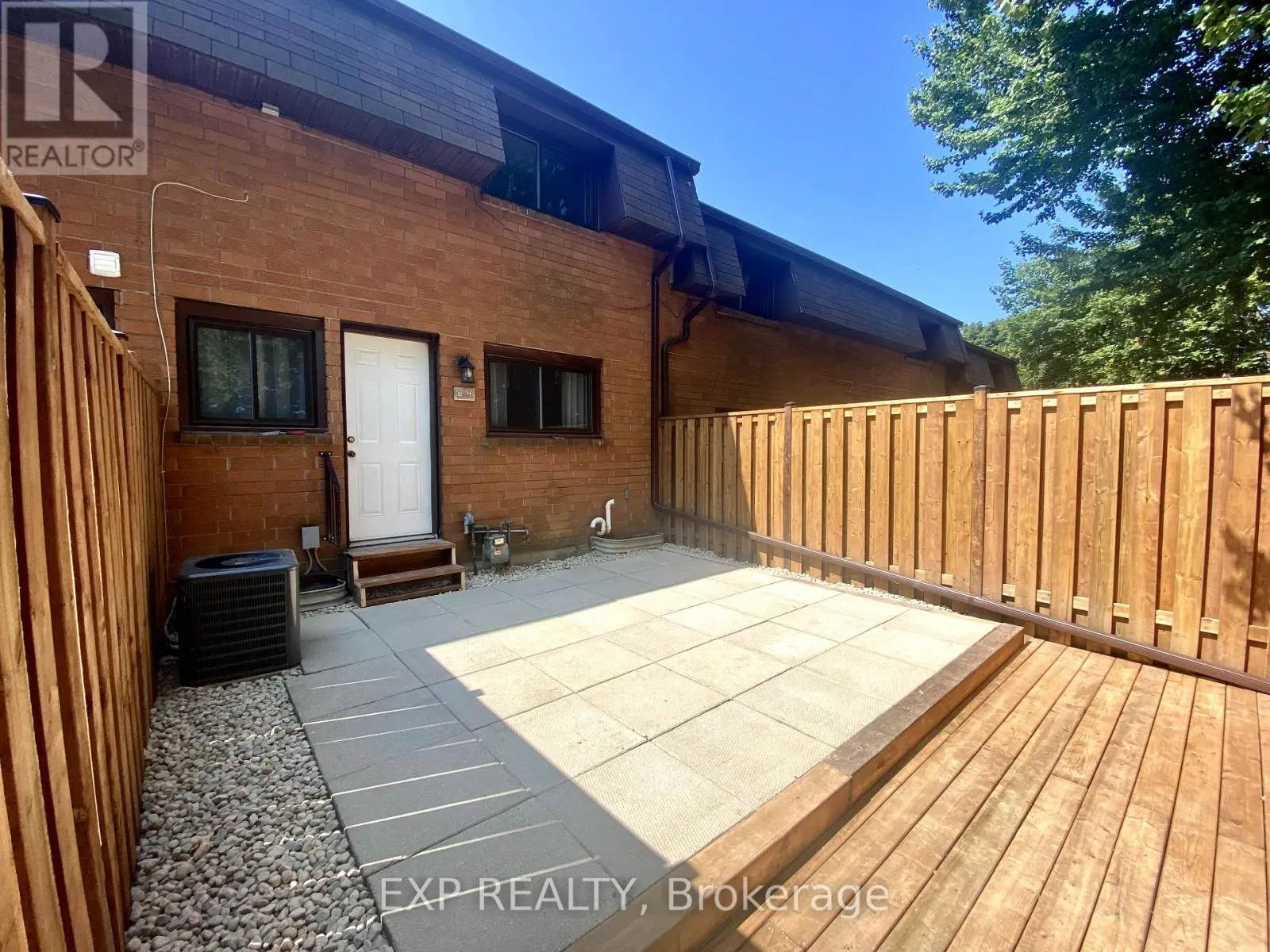 B4 - 500 STONE CHURCH ROAD W, #B4