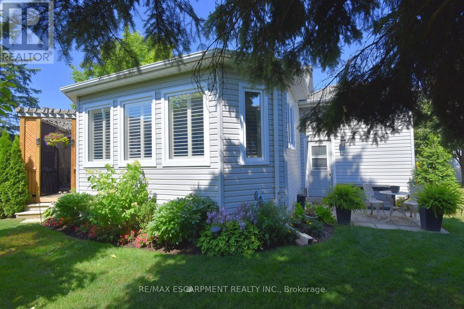 241 SILVERBIRCH BOULEVARD